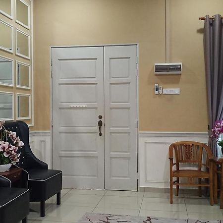Illa Bella Homestay Jasin Kültér fotó
